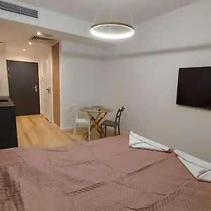Plac Wolnosci 6 Bond Hotel apartamentowy
